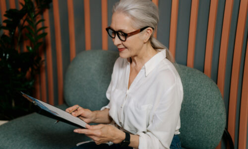 nför en större revision behövde ett bolag säkerställa att deras löner följde avtal och lagkrav. Vi genomförde en fullständig lönegranskning. Resultat: Inga anmärkningar vid revision och uppdaterade rutiner för framtiden.