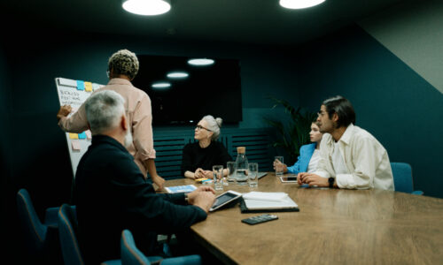 När konsultbolaget Expandit växte snabbt hjälpte vi den interna löne-administrationen att skapa struktur, automatisera delar av flödet och säkerställa rätt rapportering varje månad. Resultat: Kortare löne-hanteringstid, färre fel och mer tid.